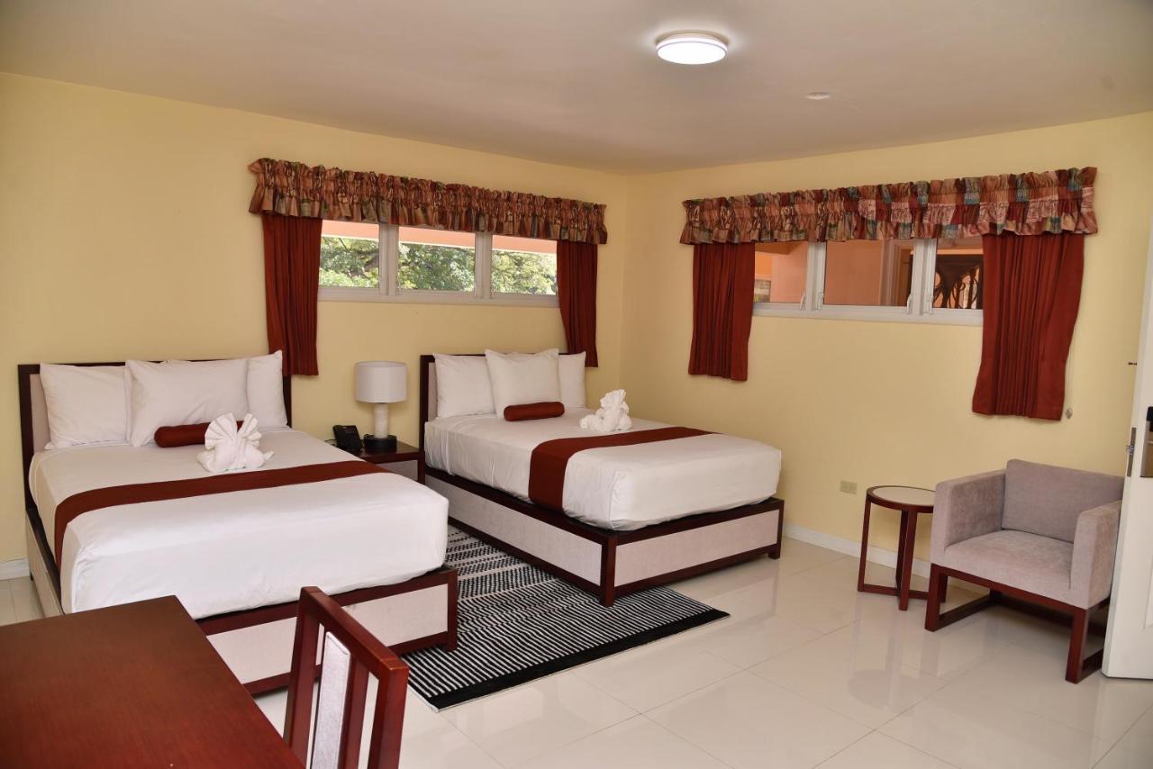 Hotel Grand A View Montego Bay Eksteriør billede