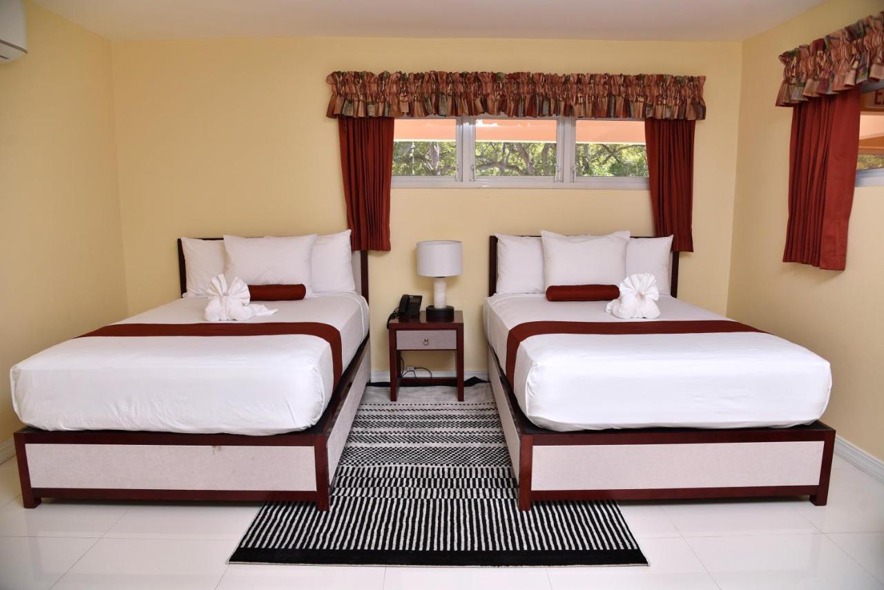 Hotel Grand A View Montego Bay Eksteriør billede