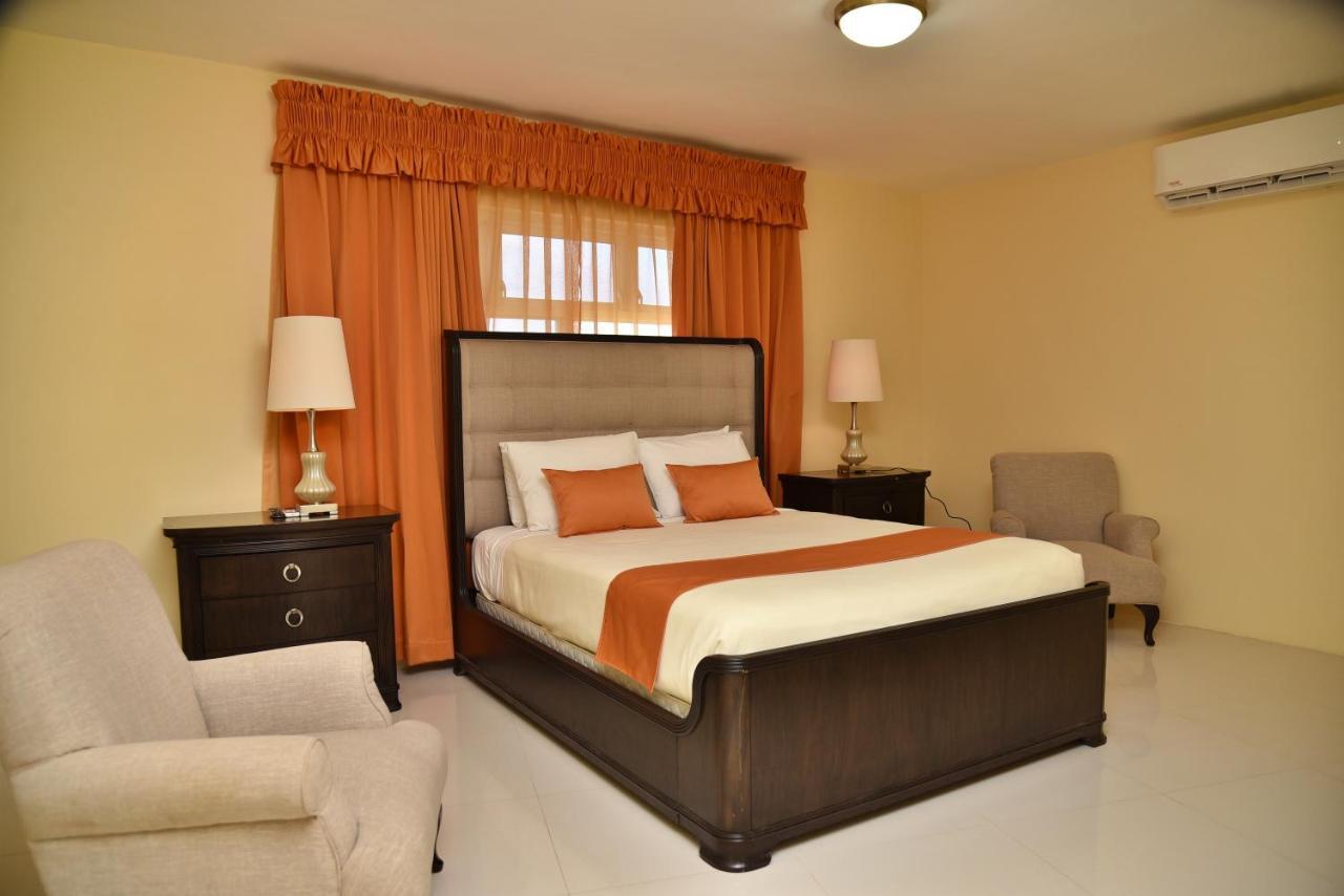 Hotel Grand A View Montego Bay Eksteriør billede